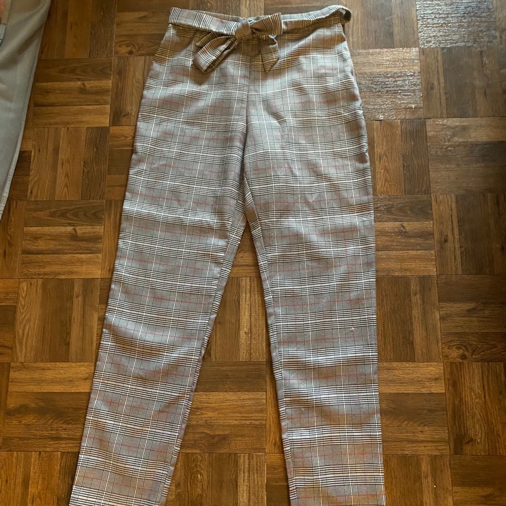 Super cute squared dress pants